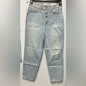 Universal Thread Light Blue Denim Jeans Distressed